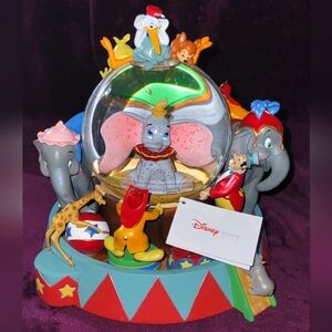 Dumbo Snow Globe (Musical, Animated)